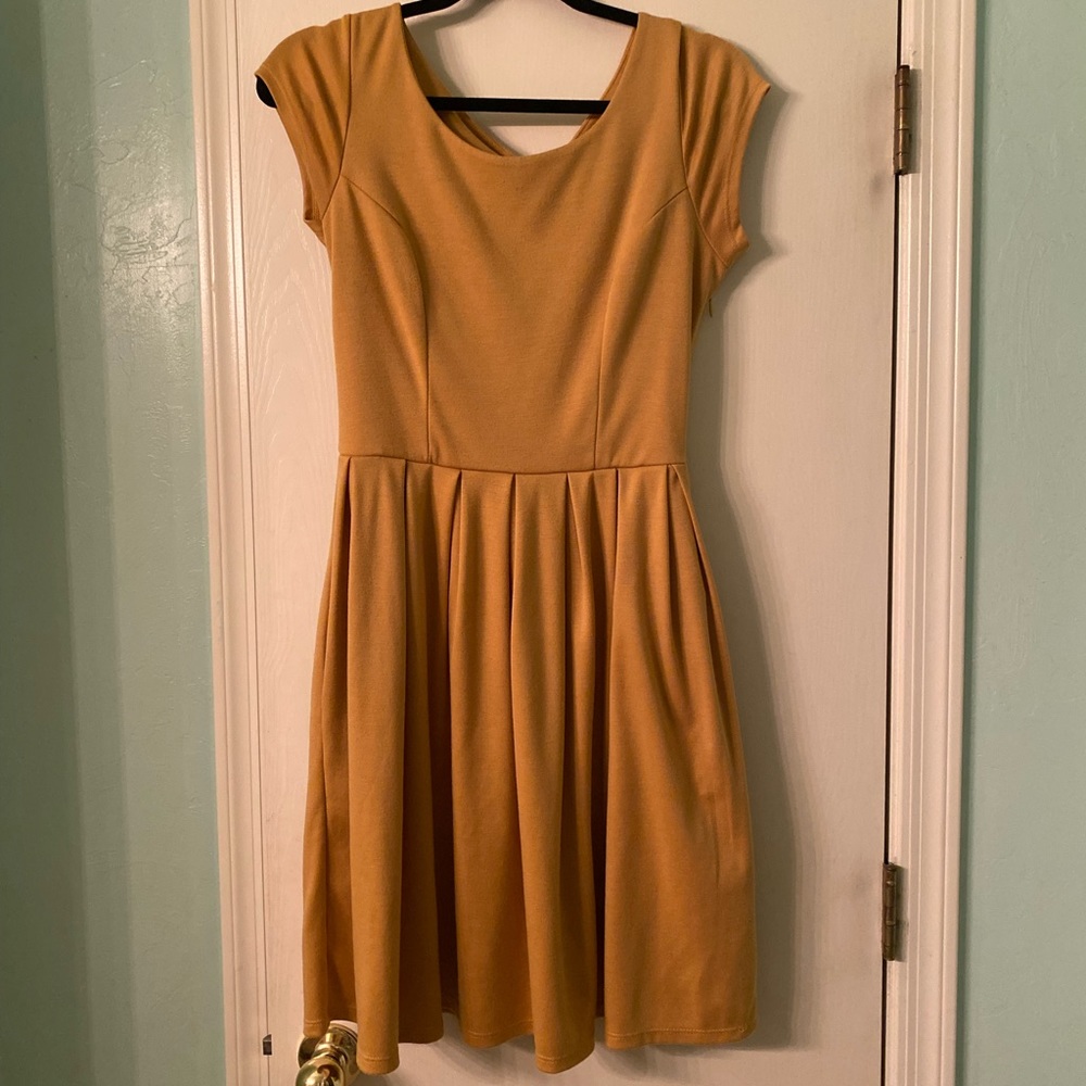 Fleet collection Apricity mustard gold yellow stretchy dress w back cutout bow S